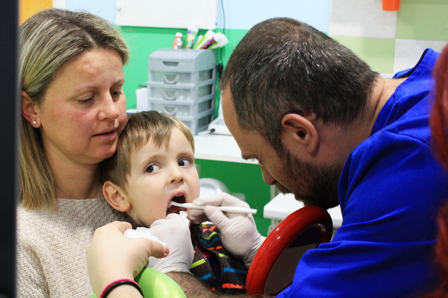 Γιάννης Βασιλούσης - Ειδικός Παιδοδοντίατρος